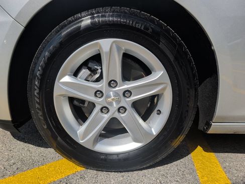 Used 2020 Chevrolet Malibu LS w/ LPO, Convenience Package 2 FWD image 4