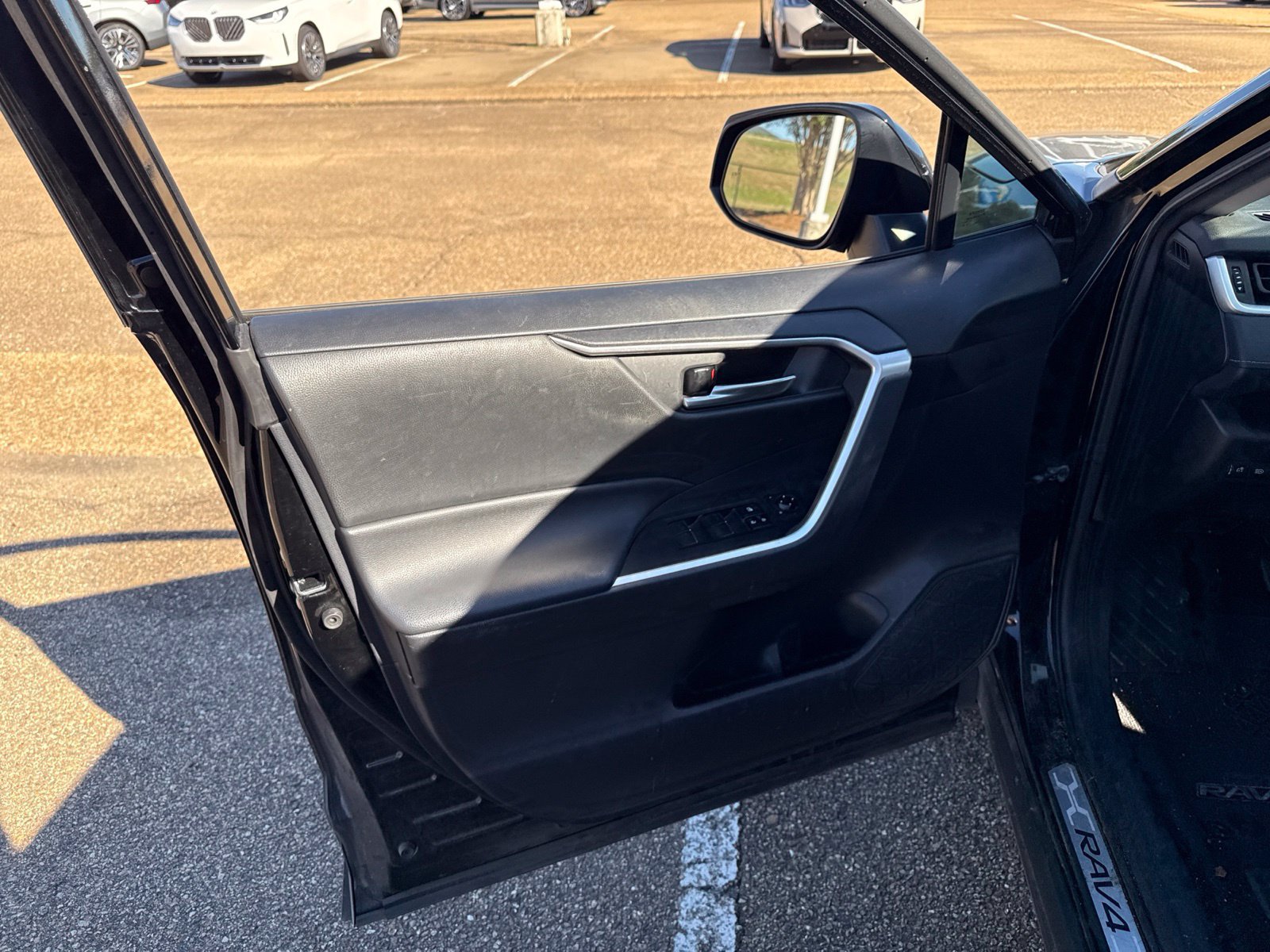 Used 2021 Toyota RAV4 XLE Premium FWD image 12