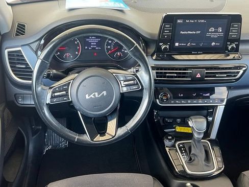 Used 2023 Kia Seltos S FWD image 6