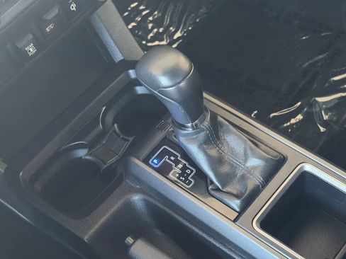 Used 2020 Toyota Tacoma TRD Sport AWD/4WD image 21
