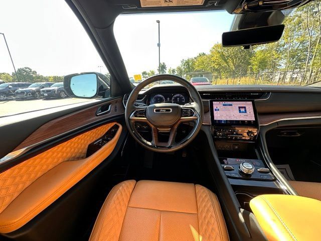 Used 2023 Jeep Grand Cherokee L Summit w/ Advanced Protech Group IV AWD/4WD image 19