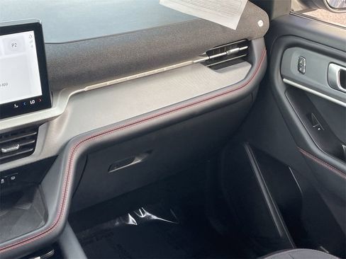 Used 2025 Ford Explorer ST-Line w/ Premium Package image 15