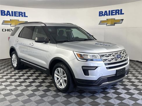 Used 2018 Ford Explorer XLT AWD/4WD image 7