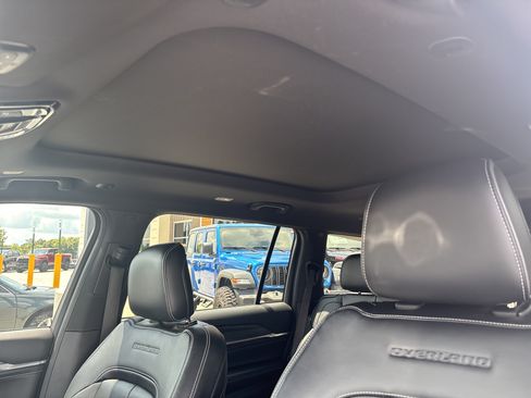 Used 2023 Jeep Grand Cherokee L Overland AWD/4WD image 15