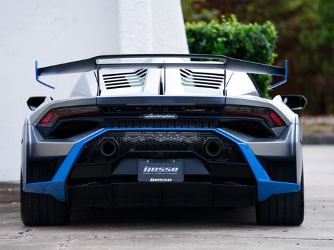 Used 2023 Lamborghini Huracan STO image 15