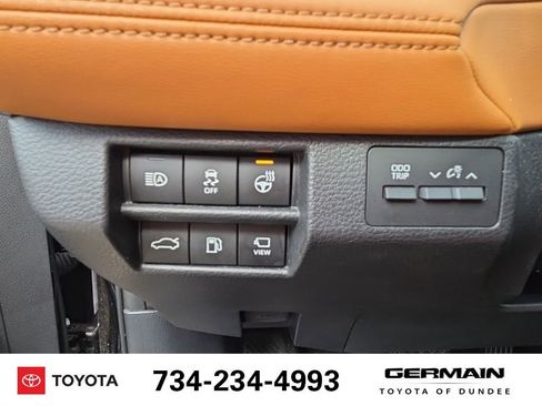 Used 2022 Toyota Avalon Limited w/ Advanced Safety Package FWD image 26