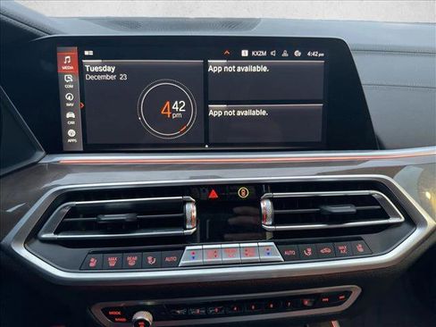 Used 2022 BMW X5 xDrive40i w/ M Sport Package image 15