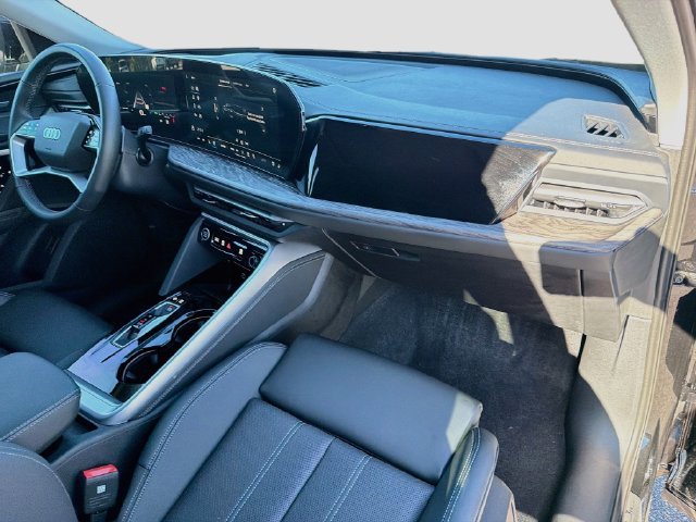 Used 2025 Audi Q5 Premium Plus AWD/4WD image 14