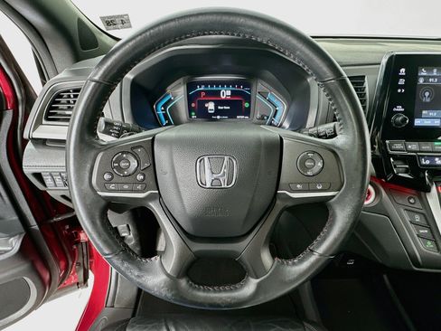Used 2023 Honda Odyssey Sport image 11