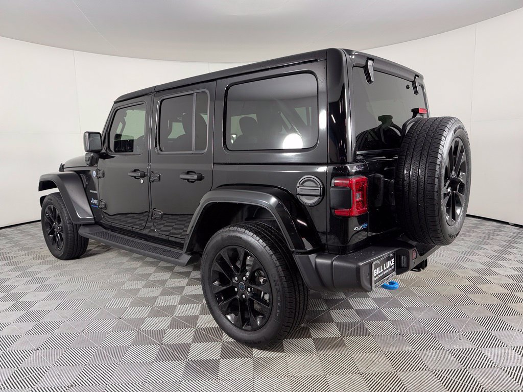 Used 2024 Jeep Wrangler Unlimited Sahara w/ Technology Group AWD/4WD image 9