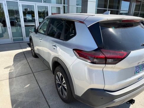 Used 2023 Nissan Rogue SV AWD/4WD image 4