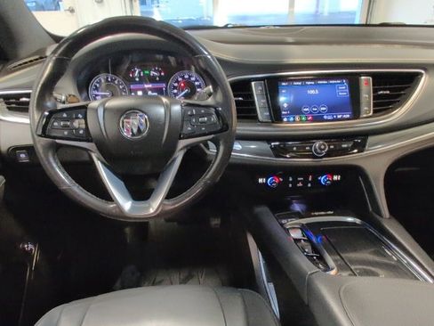 Used 2023 Buick Enclave Essence image 18