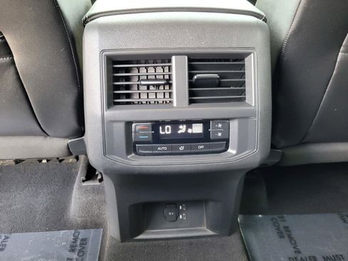 Used 2021 Volkswagen Atlas SE FWD image 16