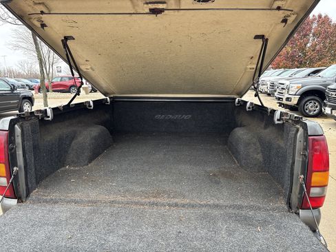 Used 2000 Chevrolet Silverado 1500 LS image 13