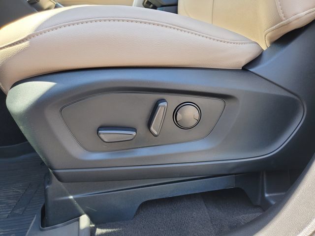 Used 2024 Ford Explorer Limited w/ Limited Technology Package AWD/4WD image 6