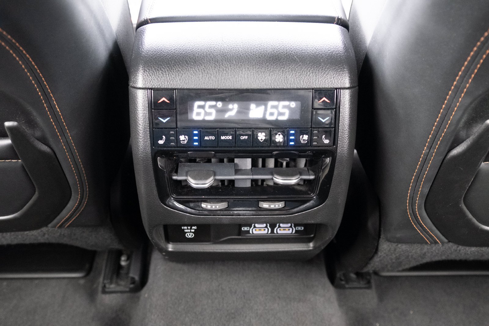 Used 2022 Jeep Grand Cherokee Summit AWD/4WD image 21