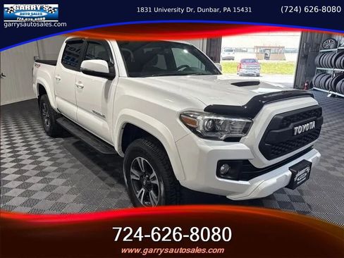 Used 2017 Toyota Tacoma TRD Sport w/ Tow Package image 3