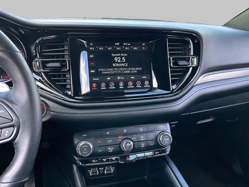 Used 2022 Dodge Durango GT RWD image 7