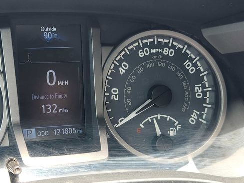 Used 2016 Toyota Tacoma SR5 w/ Towing Package RWD image 15