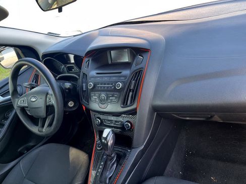 Used 2015 Ford Focus SE image 22