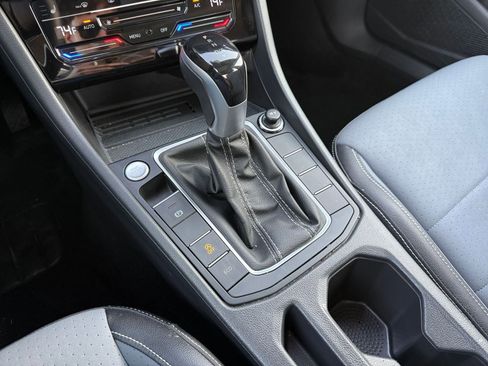 Used 2025 Volkswagen Jetta SE image 42