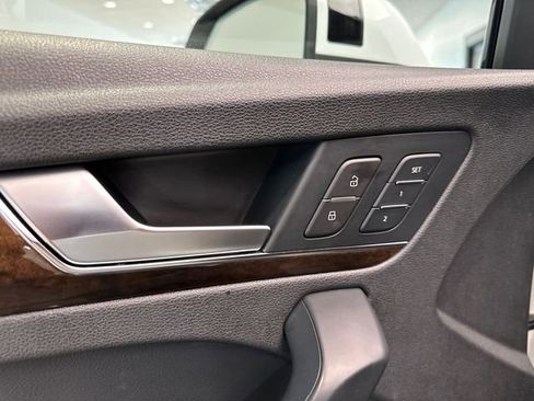 Used 2019 Audi Q5 2.0T Premium w/ Convenience Package AWD/4WD image 12