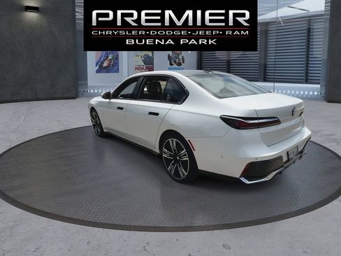 Used 2023 BMW 740i RWD image 6
