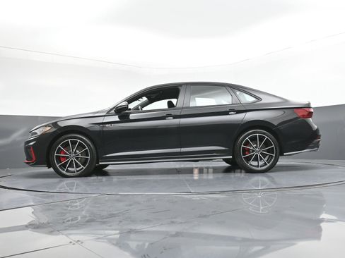 Used 2025 Volkswagen Jetta GLI Autobahn image 27