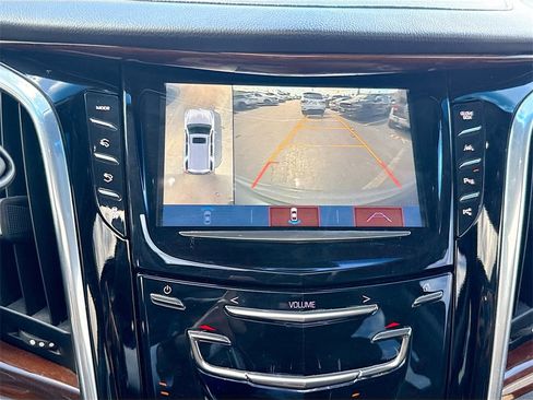 Used 2018 Cadillac Escalade Luxury image 15