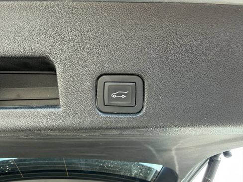 Used 2026 Chevrolet Traverse LT w/ Sun and Wheel Package AWD/4WD image 14