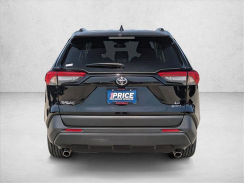Used 2025 Toyota RAV4 LE image 7
