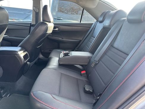 Used 2017 Toyota Camry SE image 8