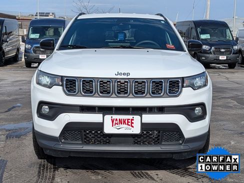 Used 2024 Jeep Compass Latitude image 9