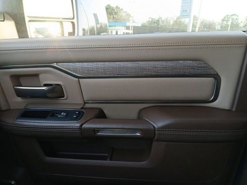 Used 2024 RAM 3500 Limited w/ Towing Technology Group image 40