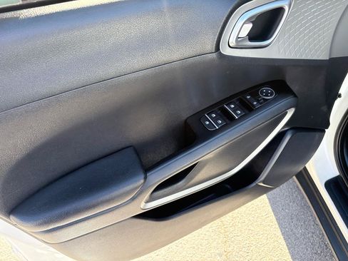 Used 2022 Kia Soul LX w/ Technology Package FWD image 19