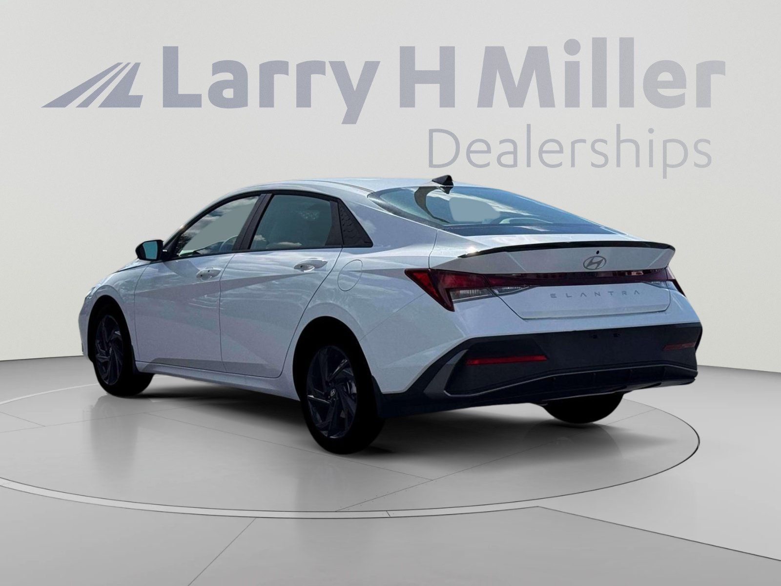 New 2026 Hyundai Elantra SEL Sport FWD image 5