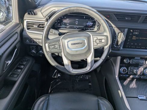 Used 2024 GMC Yukon XL Denali image 14