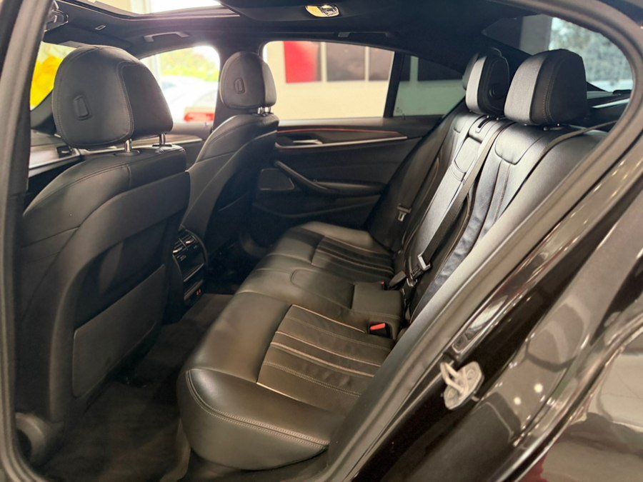 Used 2021 BMW 540i w/ M Sport Package RWD image 14