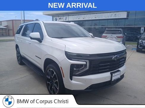 Used 2025 Chevrolet Suburban RST w/ Comfort Package AWD/4WD image 1