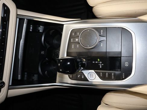 Used 2022 BMW 330e xDrive w/ Convenience Package image 15