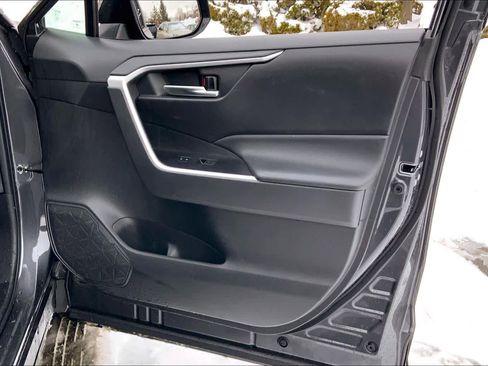 Used 2022 Toyota RAV4 XLE image 23