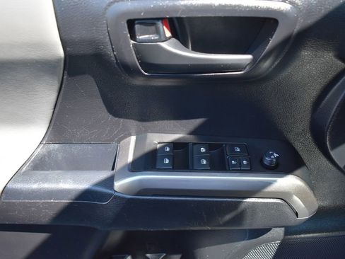 Used 2021 Toyota Tacoma SR5 image 12