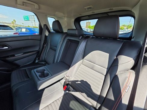 Used 2025 Nissan Rogue SV image 19