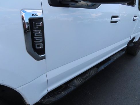 Used 2022 Ford F250 XL w/ Power Equipment Group AWD/4WD image 12