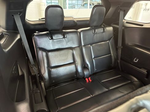 Used 2025 Ford Explorer ST-Line w/ Premium Package AWD/4WD image 16