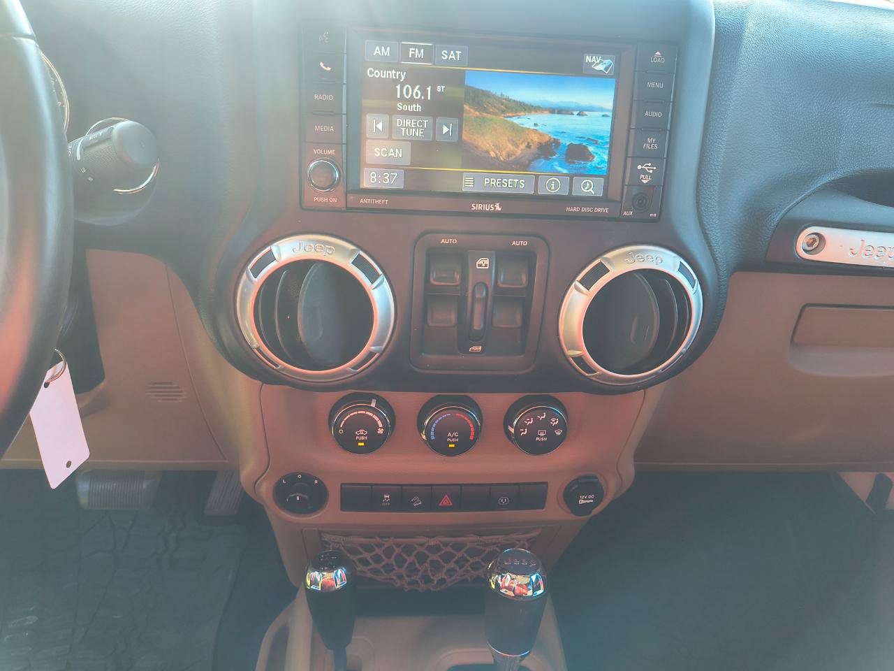 Used 2017 Jeep Wrangler Unlimited Sahara w/ Max Tow Package AWD/4WD image 16
