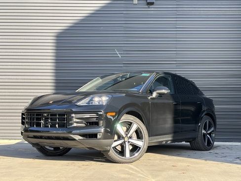 Certified 2025 Porsche Cayenne Coupe image 1