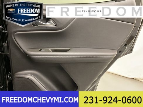 Used 2025 Chevrolet Blazer LT image 13