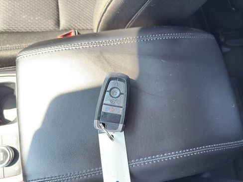 Used 2023 Ford Explorer XLT image 24