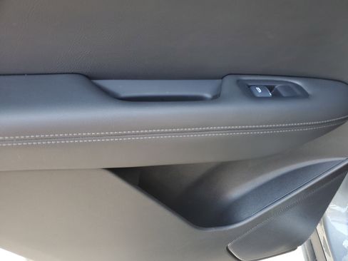 Certified 2025 Cadillac XT6 Premium Luxury image 12